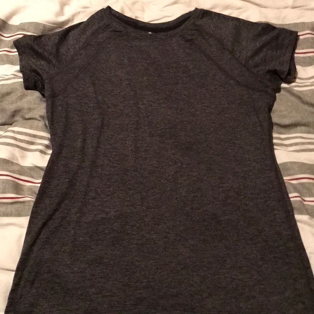 Reva athletic shirt